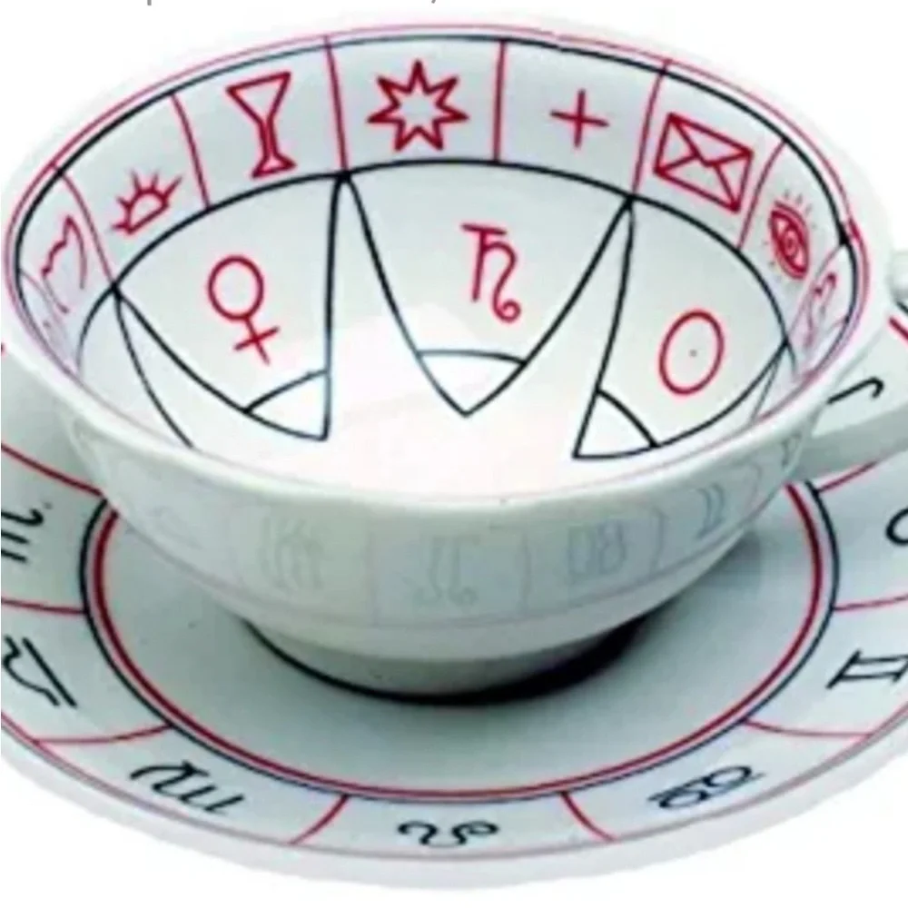 Cup of Destiny: A Traditional Fortune-Teller's Cup Saucer plus Illustrat…